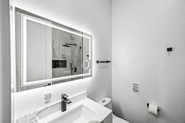 2801 Delano Street, Houston, TX 77004