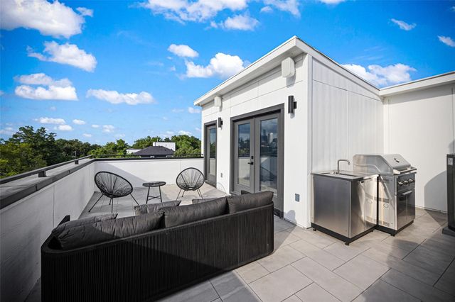 2801 Delano Street, Houston, TX 77004