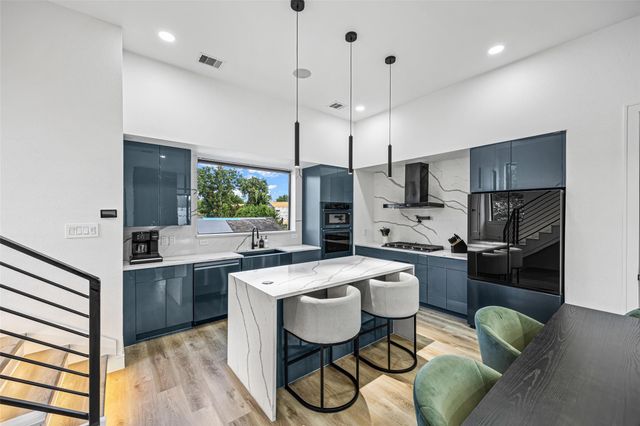 2801 Delano Street, Houston, TX 77004