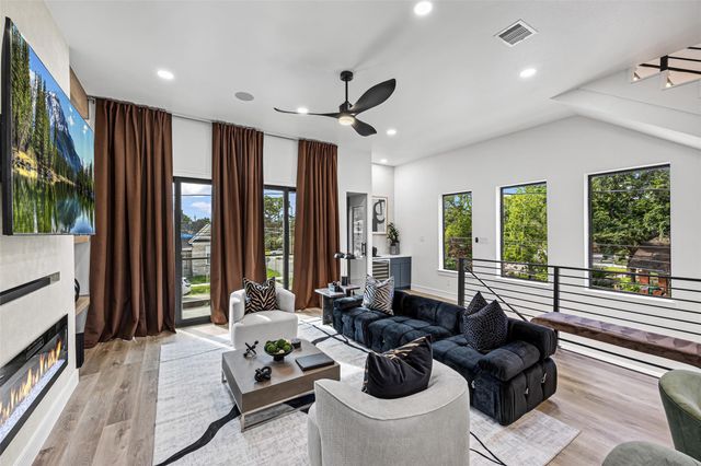 2801 Delano Street, Houston, TX 77004