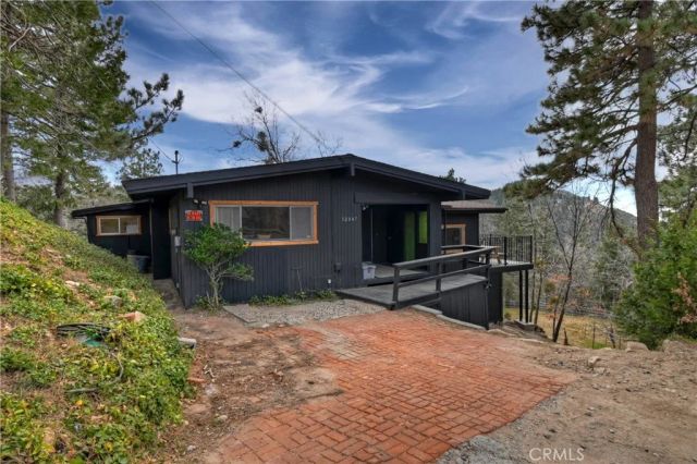 32047 Pine Cone, Running Springs, CA 92382