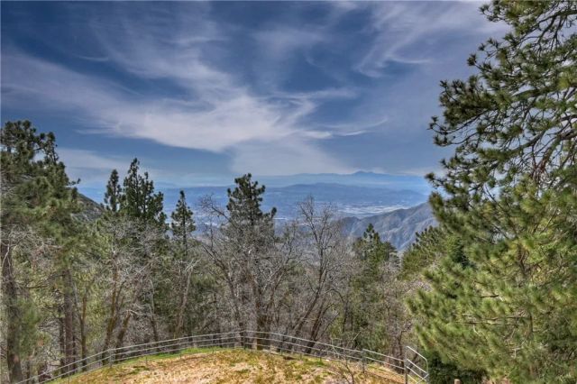 32047 Pine Cone, Running Springs, CA 92382