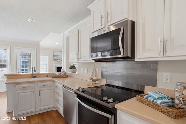 718 Sloop Pointe Lane, Kure Beach, NC 28449