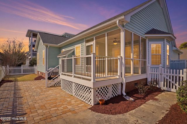 718 Sloop Pointe Lane, Kure Beach, NC 28449