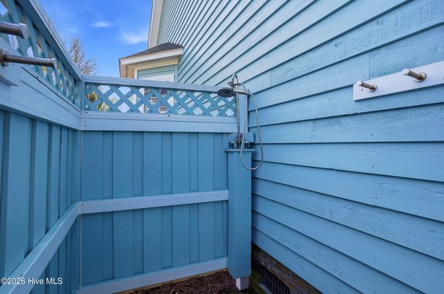 718 Sloop Pointe Lane, Kure Beach, NC 28449