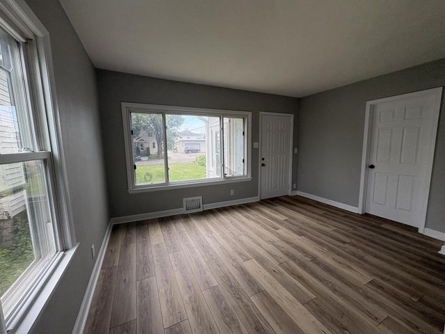 3618 E Martin AVENUE, Cudahy, WI 53110