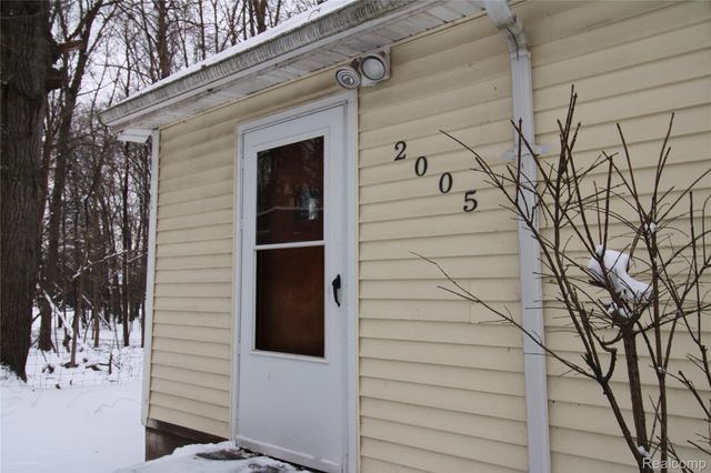 2005 Fairfield Avenue, Wixom, MI 48393