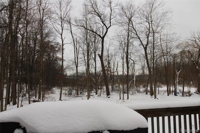 2005 Fairfield Avenue, Wixom, MI 48393