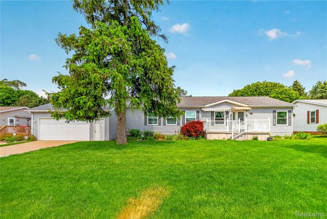 12239 Maple Creek Court, Green Oak Township, MI 48178
