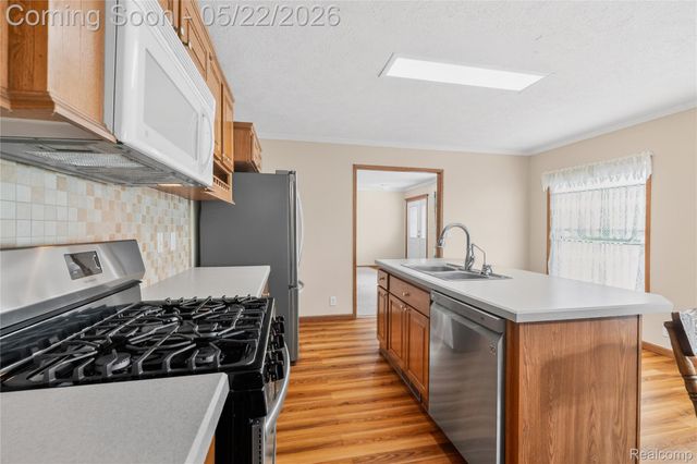 12239 Maple Creek Court, Green Oak Township, MI 48178