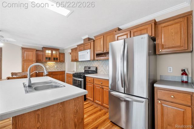 12239 Maple Creek Court, Green Oak Township, MI 48178