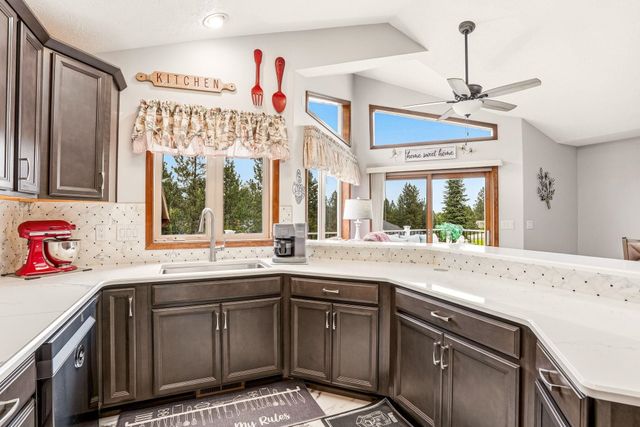 10921 E Richard Ln, Spokane Valley, WA 99206