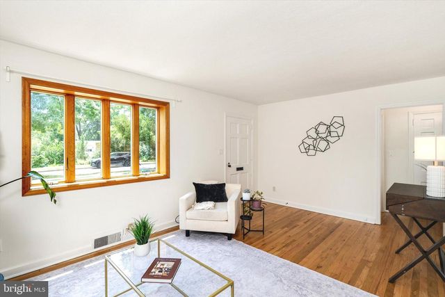 21 GROVER AVE, Princeton, NJ 08540