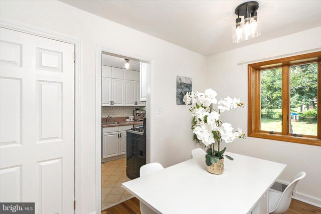 21 GROVER AVE, Princeton, NJ 08540