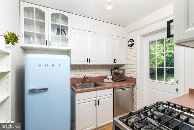 21 GROVER AVE, Princeton, NJ 08540