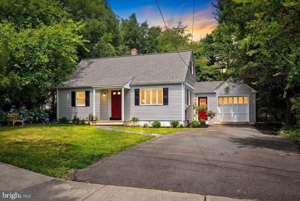 21 GROVER AVE, Princeton, NJ 08540