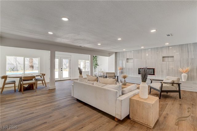 2685 South Tenaya Way, Las Vegas, NV 89117