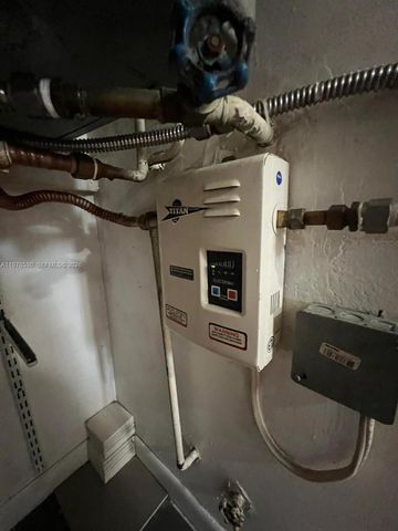 15600 SW 80th St L-302, Miami, FL 33193