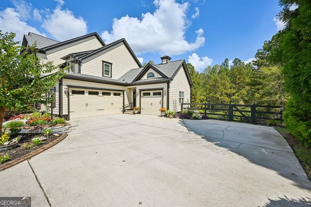 395 Beaumont Farms Drive, Sharpsburg, GA 30277