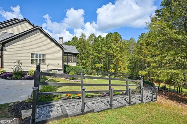 395 Beaumont Farms Drive, Sharpsburg, GA 30277