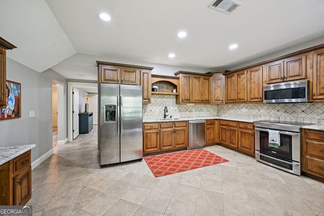 395 Beaumont Farms Drive, Sharpsburg, GA 30277