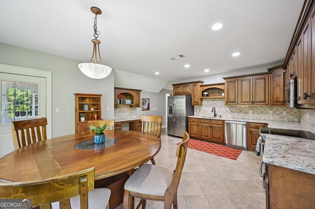 395 Beaumont Farms Drive, Sharpsburg, GA 30277