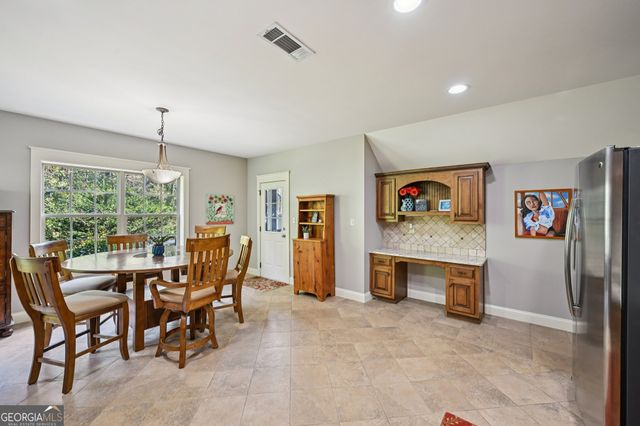 395 Beaumont Farms Drive, Sharpsburg, GA 30277