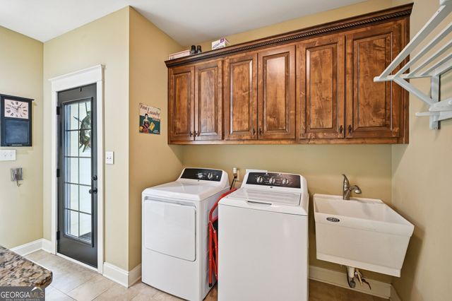 395 Beaumont Farms Drive, Sharpsburg, GA 30277