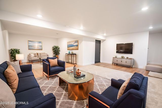 3369 ROCK RIDGE ROAD, Jefferson City, MO 65109