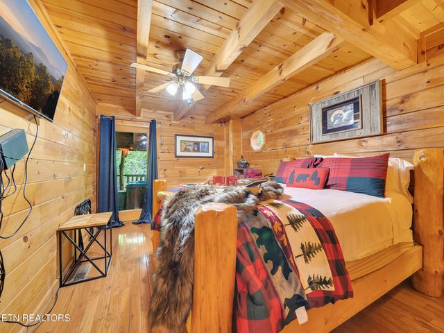 1805 Mossy Tr, Sevierville, TN 37876