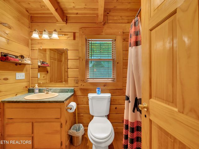 1805 Mossy Tr, Sevierville, TN 37876