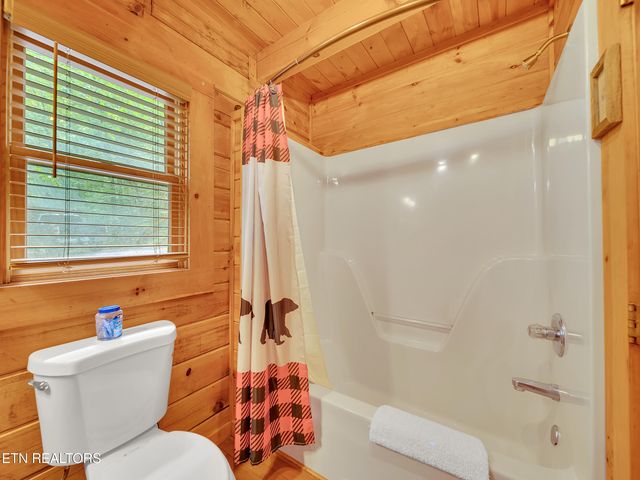 1805 Mossy Tr, Sevierville, TN 37876