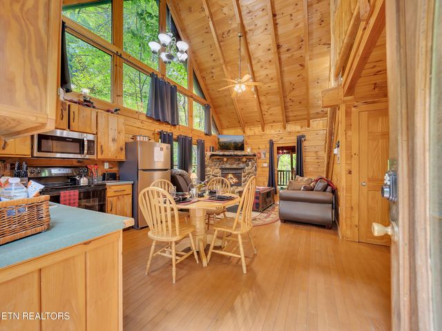 1805 Mossy Tr, Sevierville, TN 37876