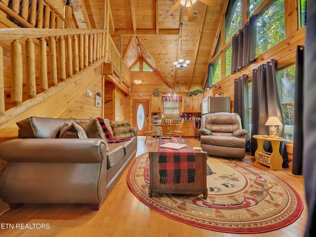 1805 Mossy Tr, Sevierville, TN 37876