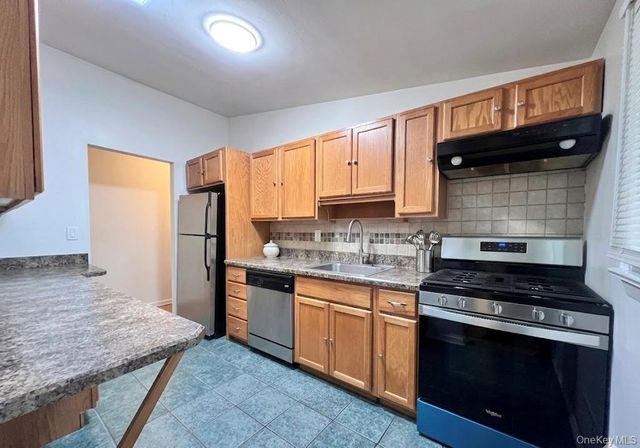 51 N Pascack Road, Nanuet, NY 10954