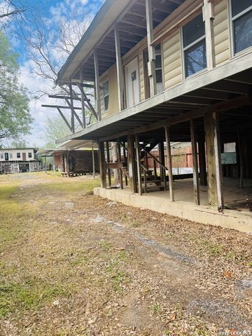 1119 Plum, Floresville, TX 78114