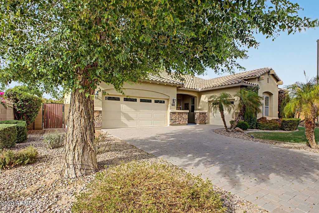 2724 E BRIDGEPORT Parkway, Gilbert, AZ 85295 — photo 2