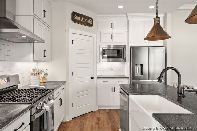 3917 Charlestown Pike, Jeffersonville, IN 47130