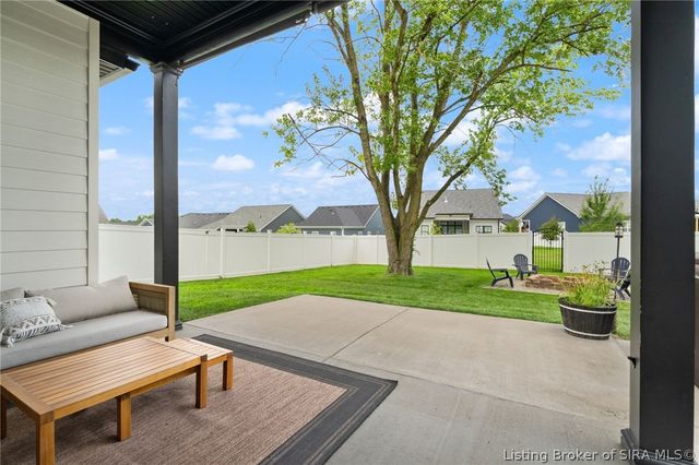 3917 Charlestown Pike, Jeffersonville, IN 47130