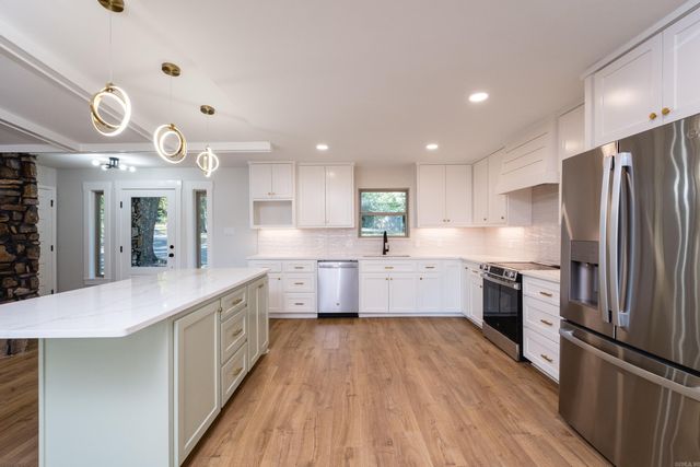 3025 Razorback Road, Benton, AR 72015