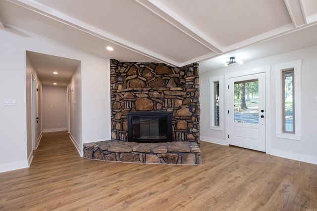 3025 Razorback Road, Benton, AR 72015
