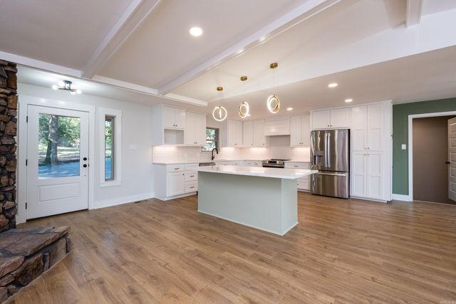 3025 Razorback Road, Benton, AR 72015