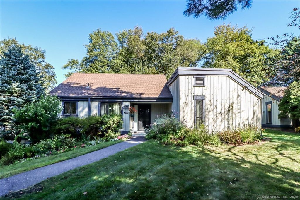 919 Heritage Village B, Southbury, CT 06488