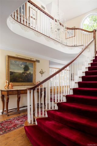 550 Chicken Valley Road, Locust Valley, NY 11560