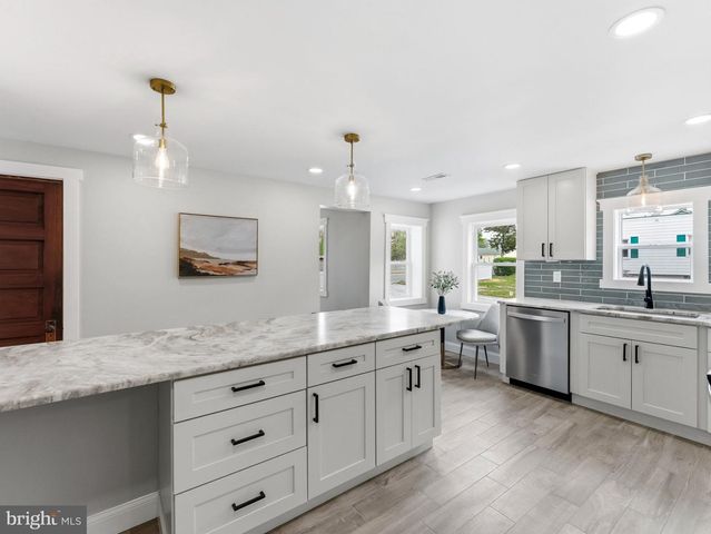 1133 ALMOND RD, Pittsgrove, NJ 08318