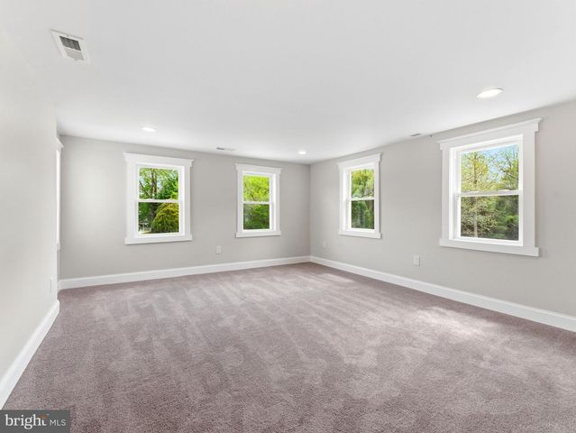 1133 ALMOND RD, Pittsgrove, NJ 08318