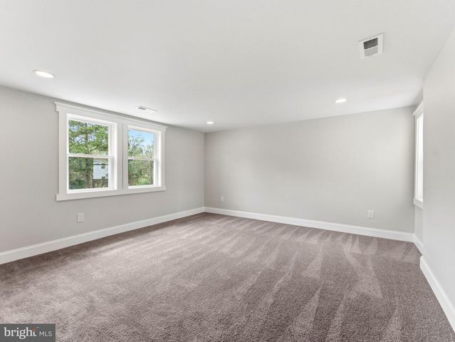 1133 ALMOND RD, Pittsgrove, NJ 08318