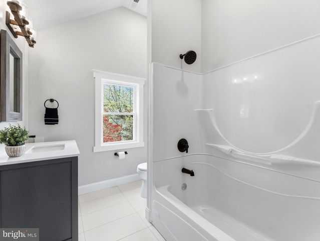 1133 ALMOND RD, Pittsgrove, NJ 08318