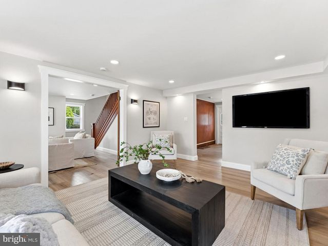 1133 ALMOND RD, Pittsgrove, NJ 08318