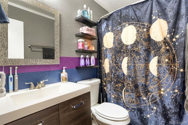 20561 E Coolidge Place, Aurora, CO 80011